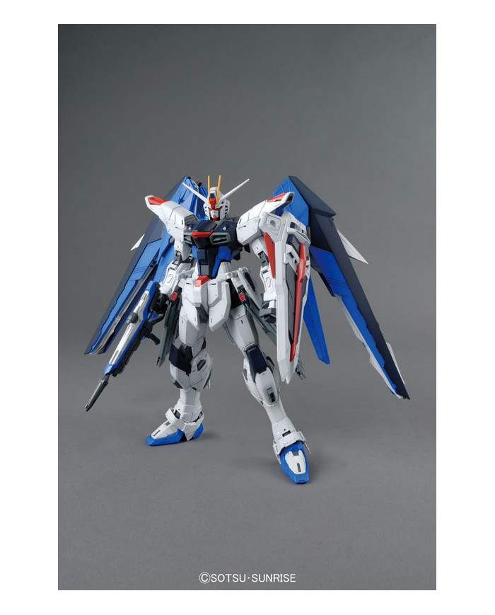 Gundam Freedom ZGMF-X10A : Mobile Suit Gundam SEED Destiny - MG - Ver. 2  | 1/100 | Bandai